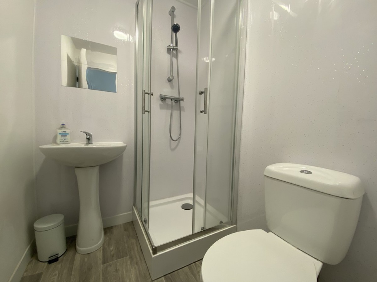 Room 3, Aldersey Road, Wistaston