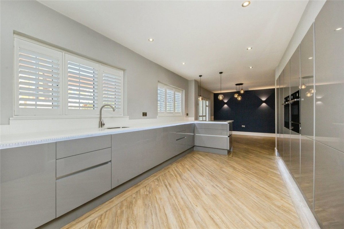 St. Augustines Drive, Wychwood Village