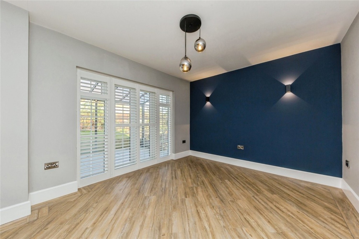St. Augustines Drive, Wychwood Village