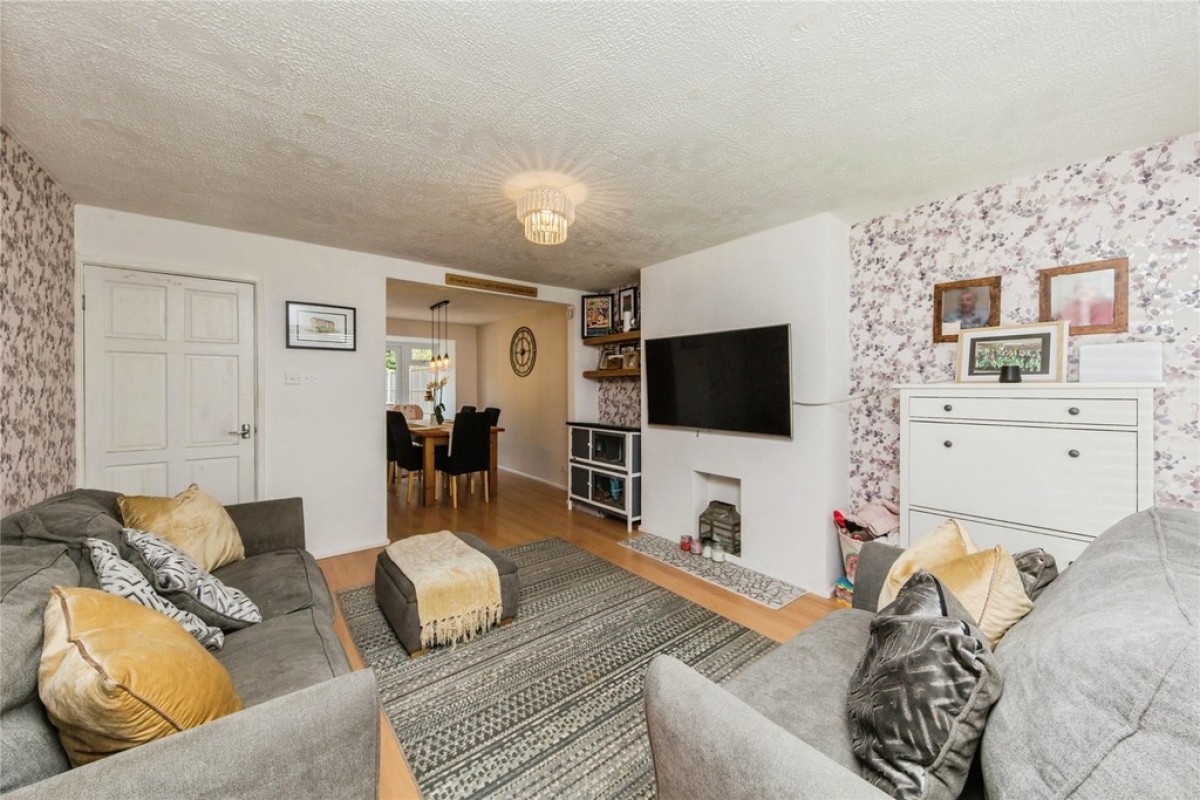 Greenfields Avenue, Shavington