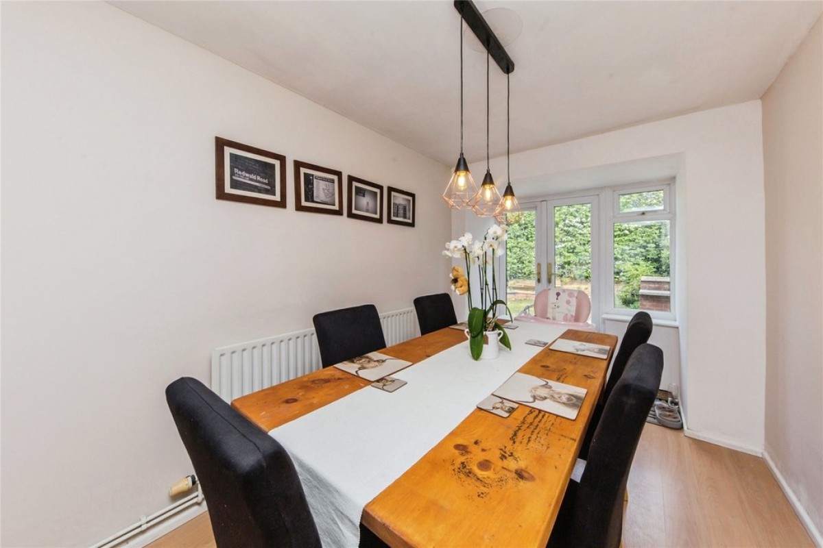 Greenfields Avenue, Shavington