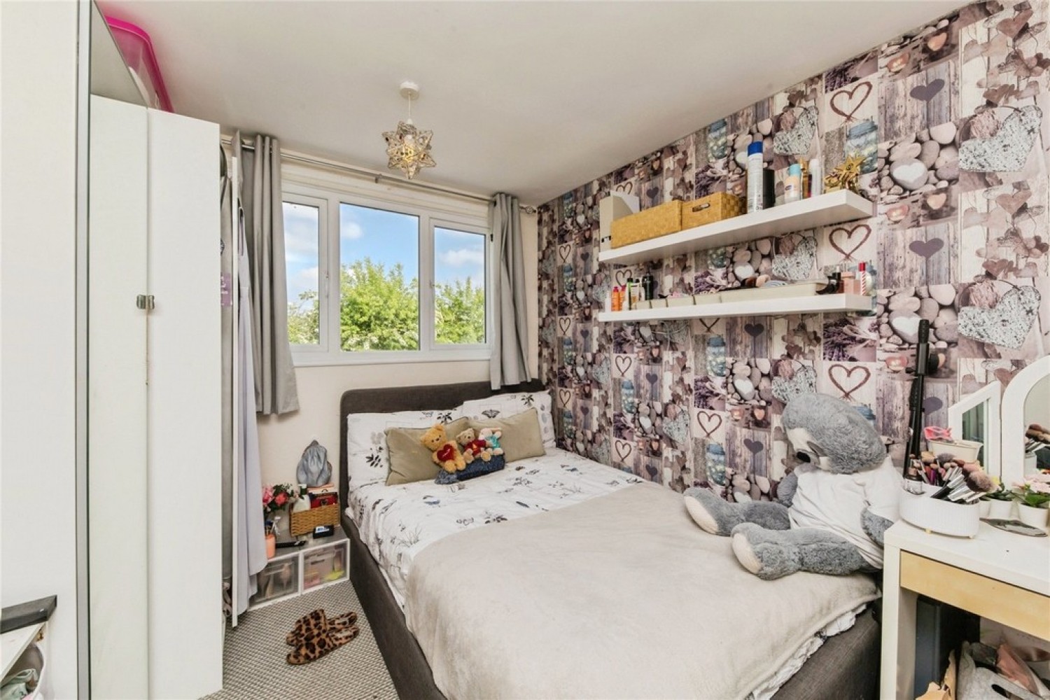 Greenfields Avenue, Shavington