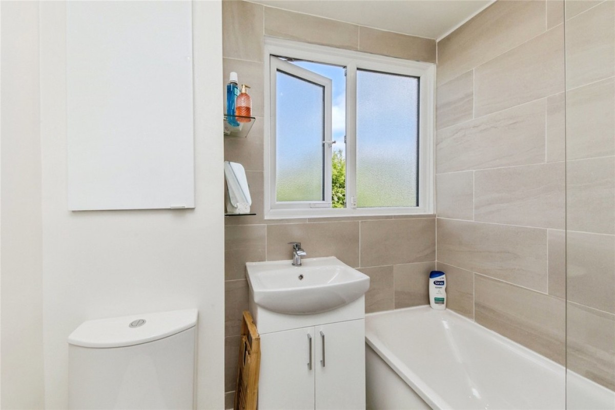 Greenfields Avenue, Shavington