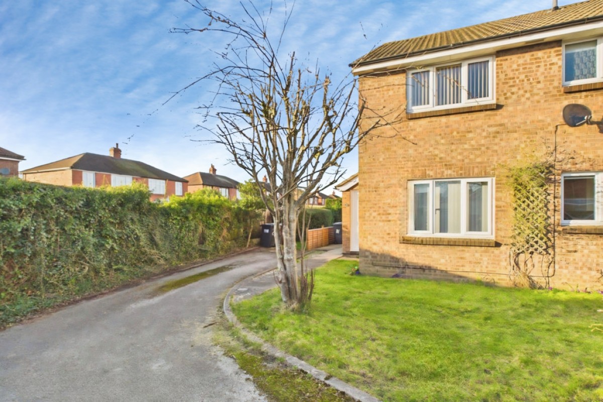 Seaton Close, Leighton