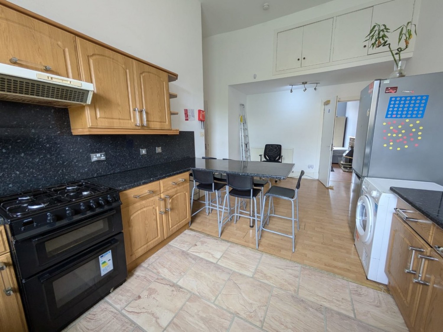 5 bedroom Flat for Letting 42 Grant Street, Woodlands