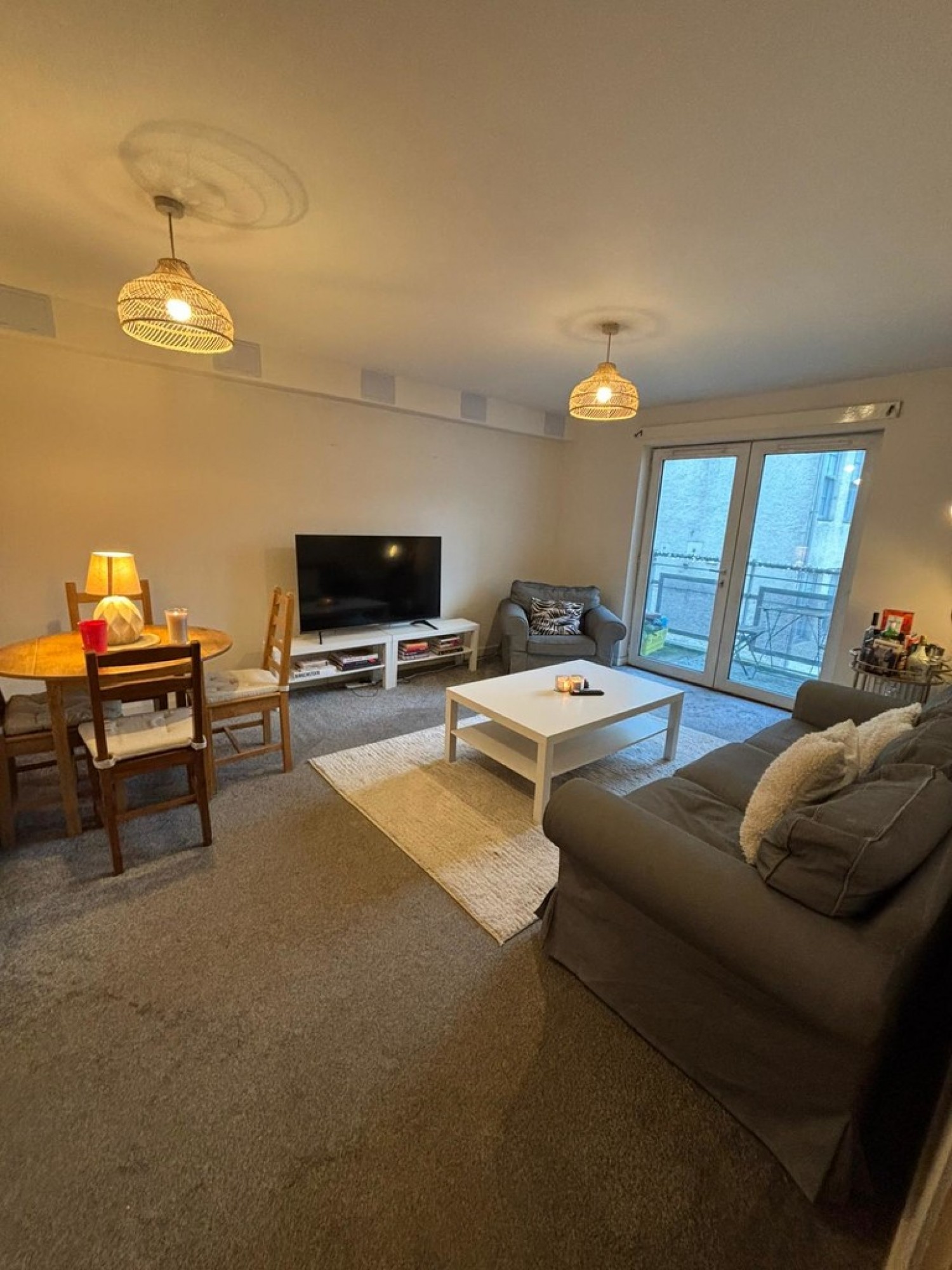 2 bedroom Flat for Letting COWCADDENS - Port Dundas Road - Furnished