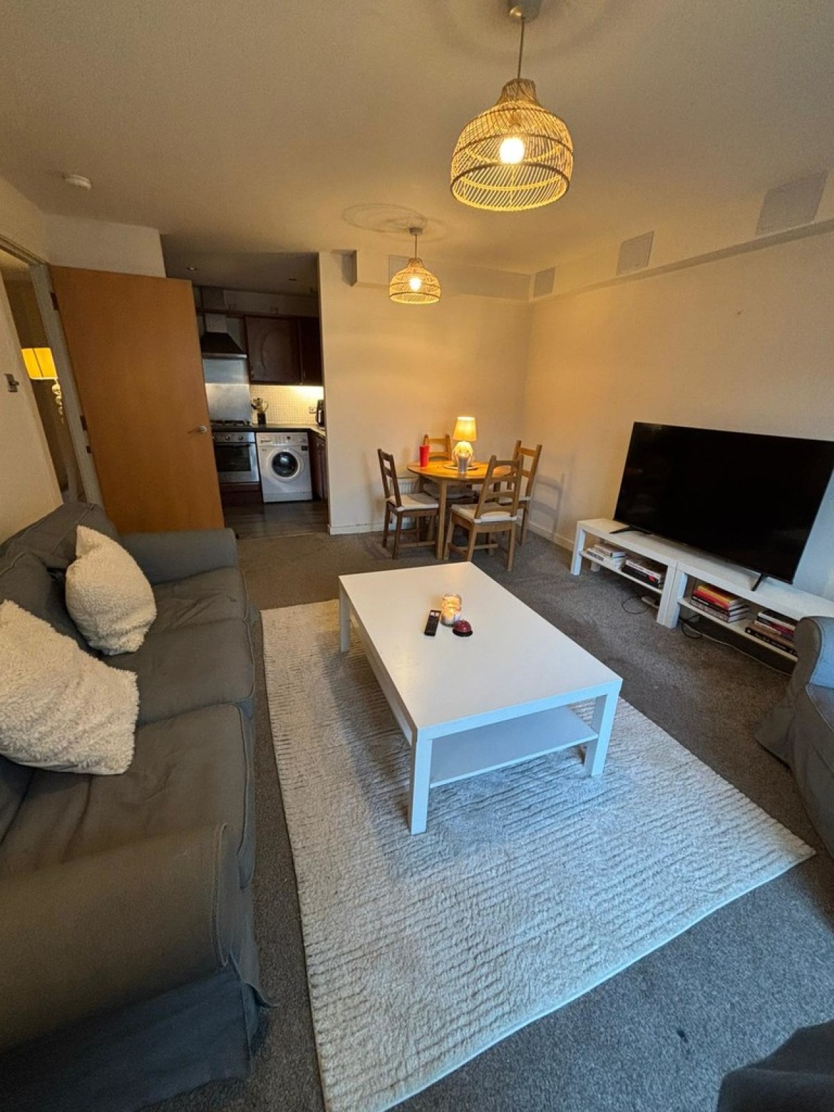 COWCADDENS - Port Dundas Road - Furnished