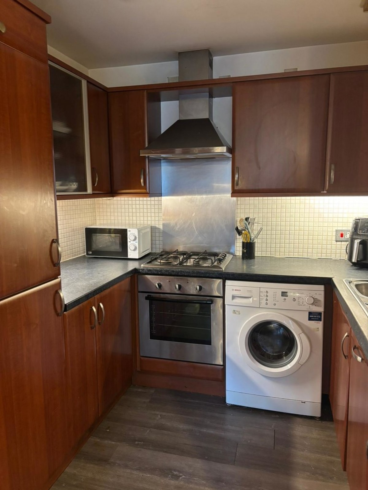 COWCADDENS - Port Dundas Road - Furnished