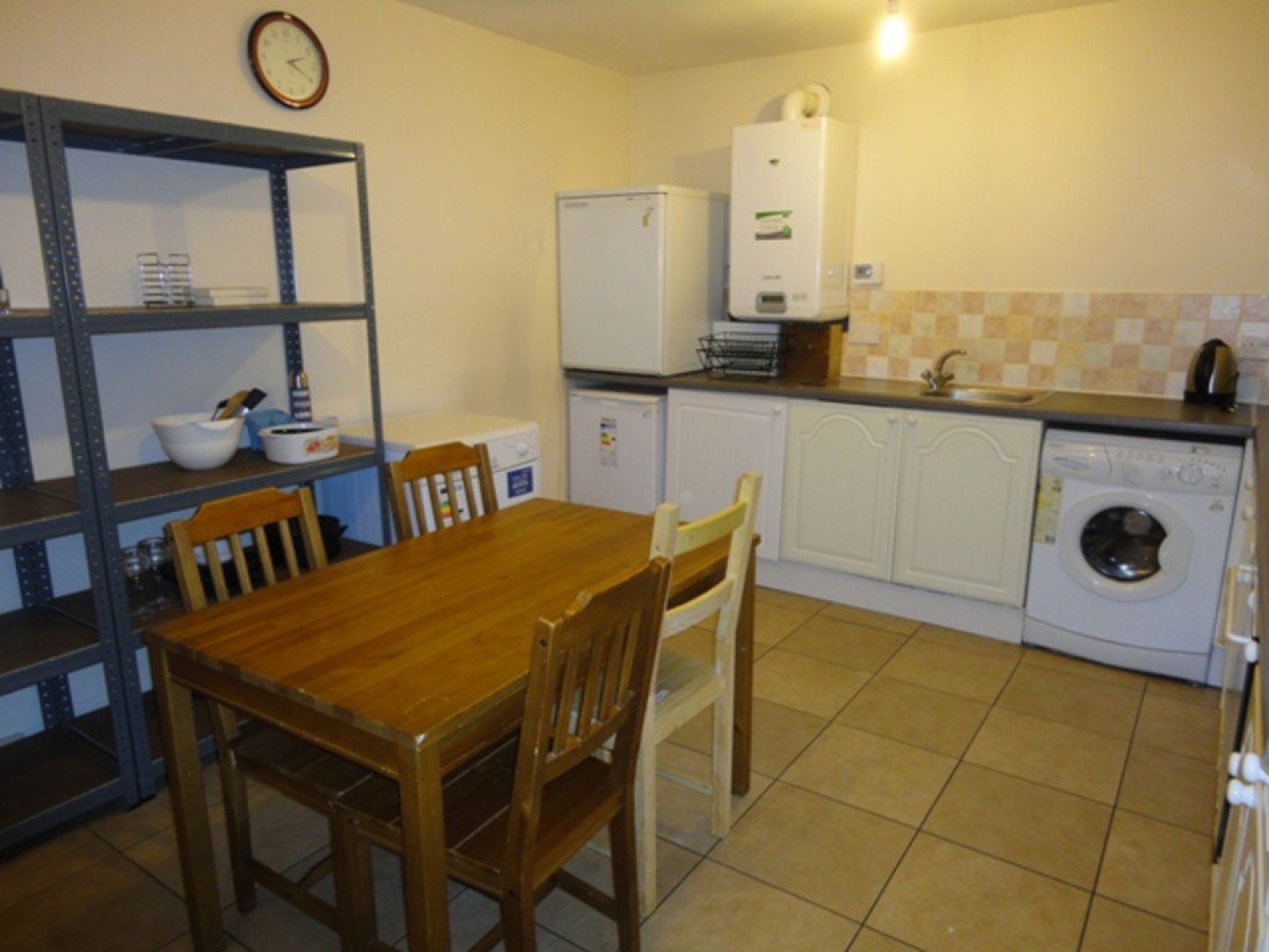 4 bedroom Flat for Letting Bower Street, Hillhead