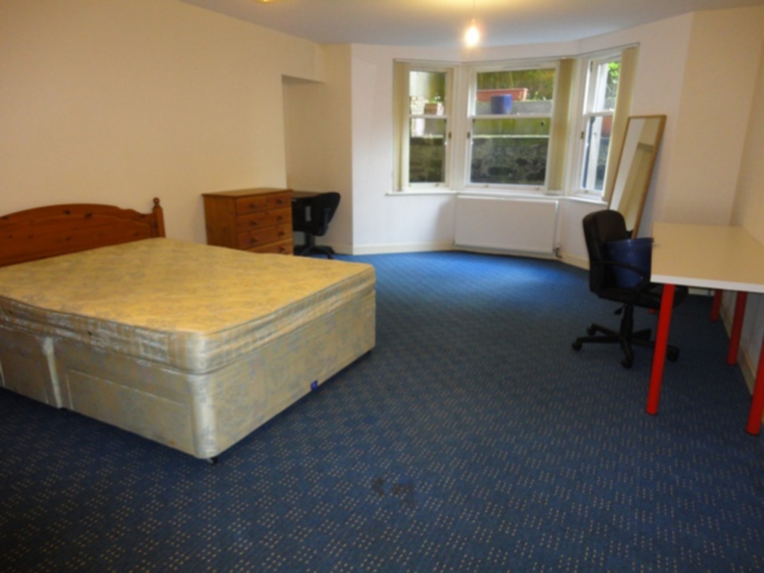 4 bedroom Flat for Letting Bower Street, Hillhead