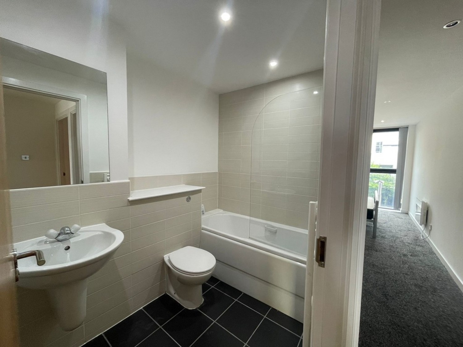 2 bedroom Flat for Letting FINNIESTON - Stobcross Street - Furnished
