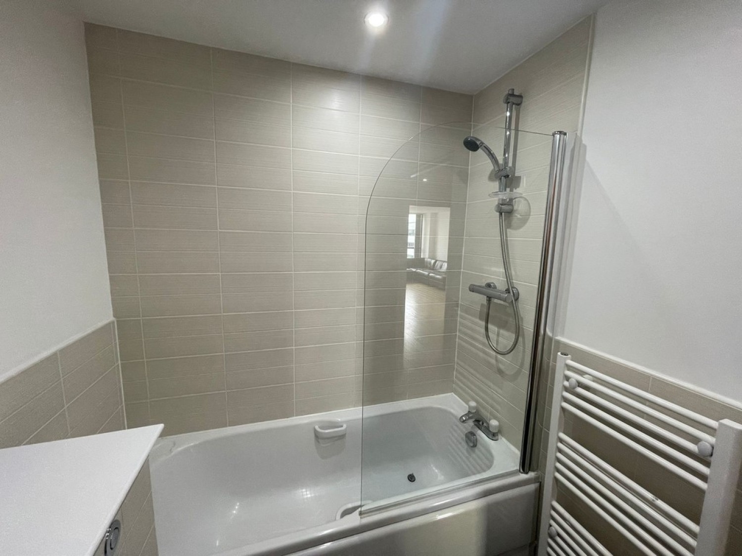 2 bedroom Flat for Letting FINNIESTON - Stobcross Street - Furnished