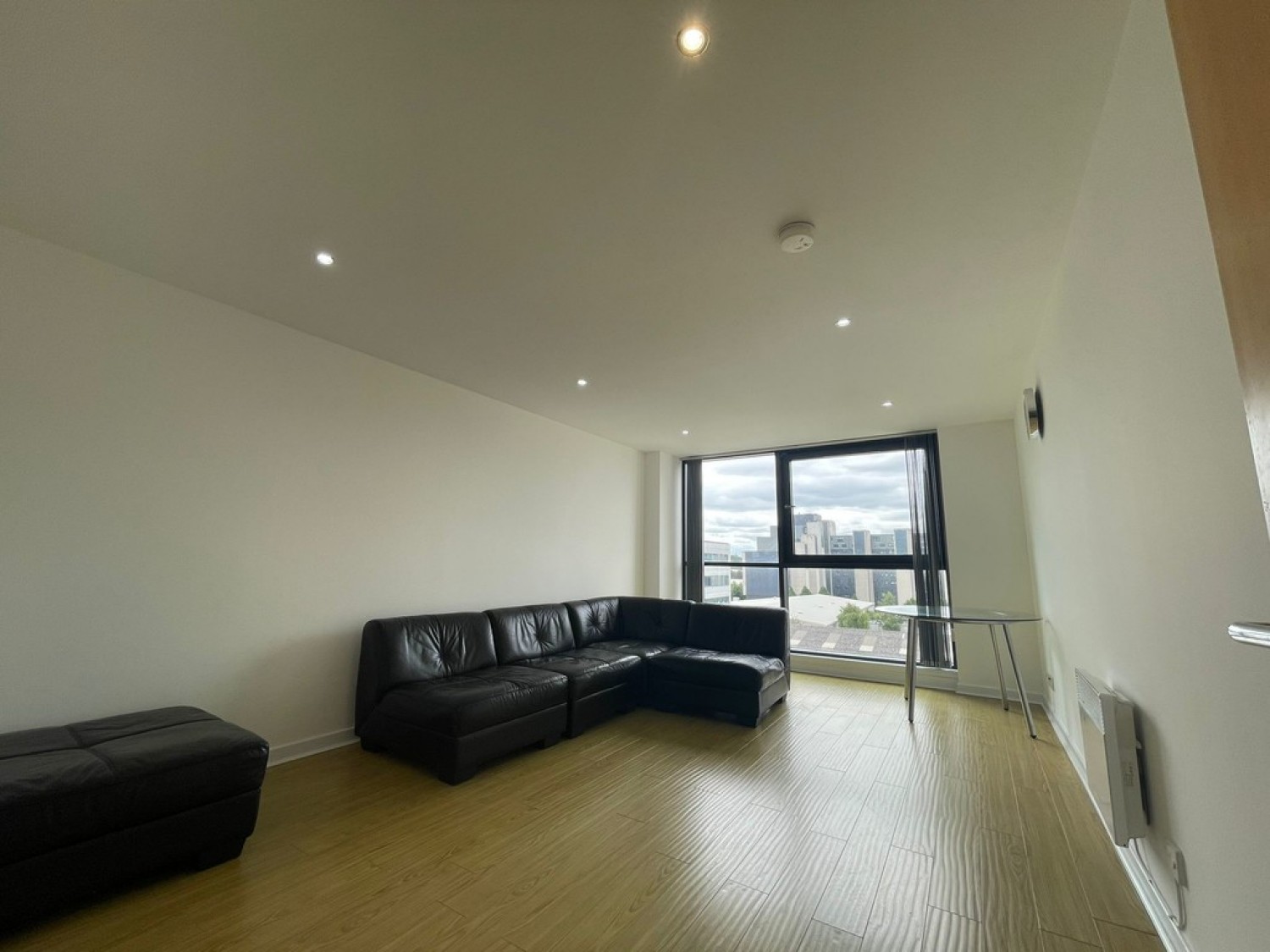 2 bedroom Flat for Letting FINNIESTON - Stobcross Street - Furnished