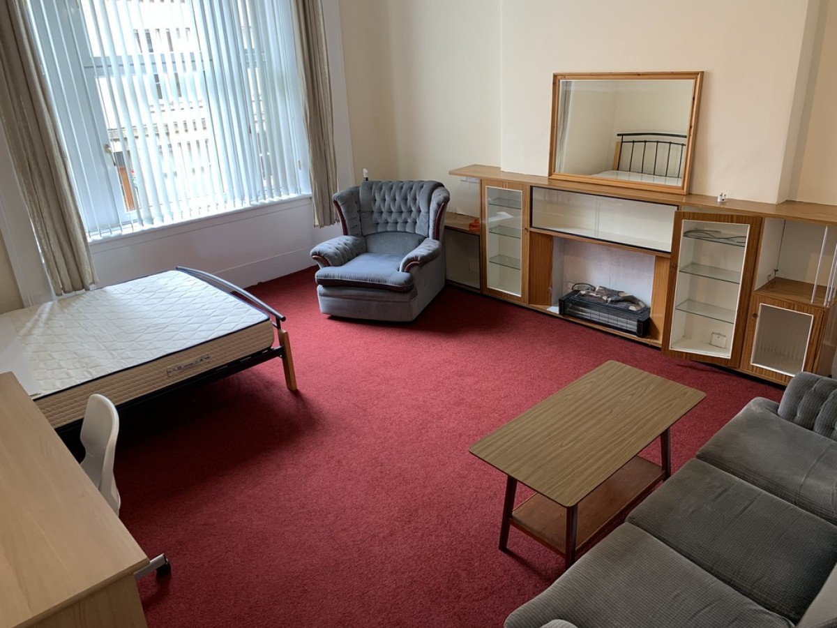 WOODLANDS - Willowbank Crescent - Furnished