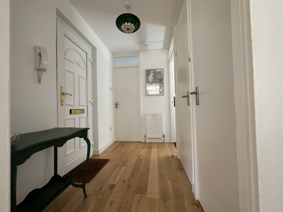 KELVINSIDE - Queen Margaret Court