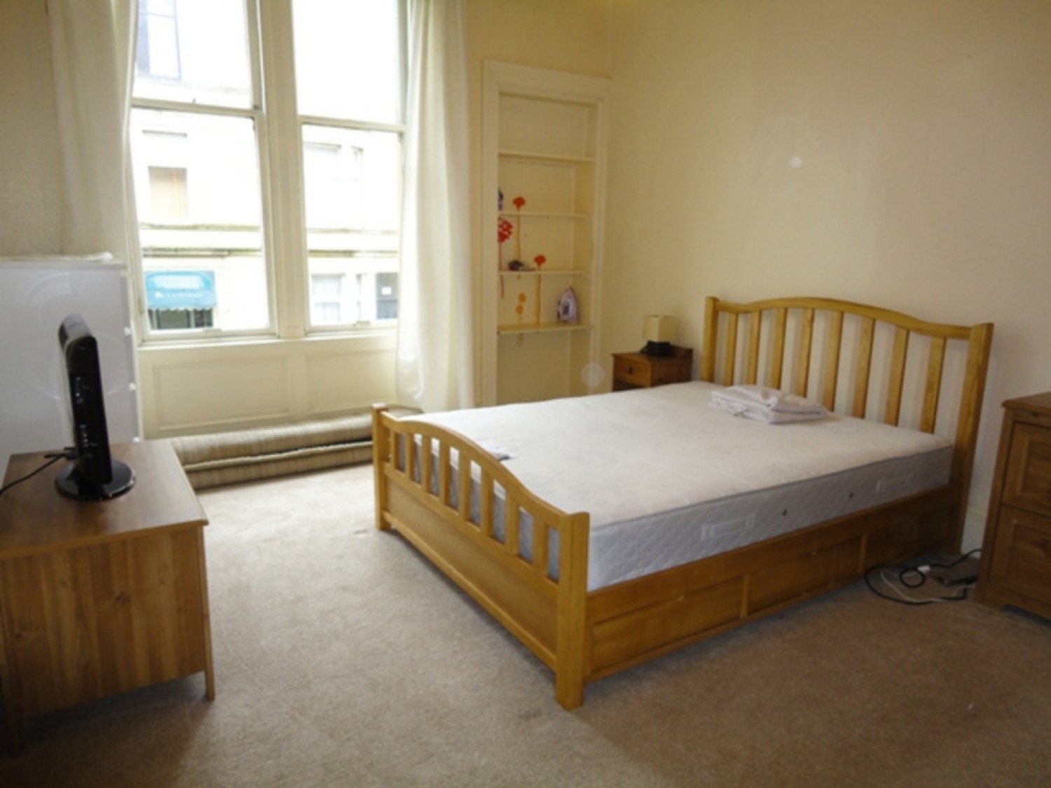 2 bedroom Flat for Letting Benitick Street