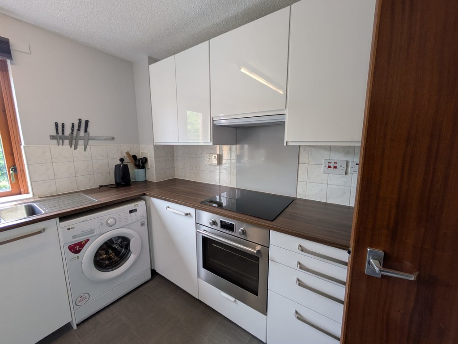 2 bedroom Flat for Letting Woodlands, North Woodside Road