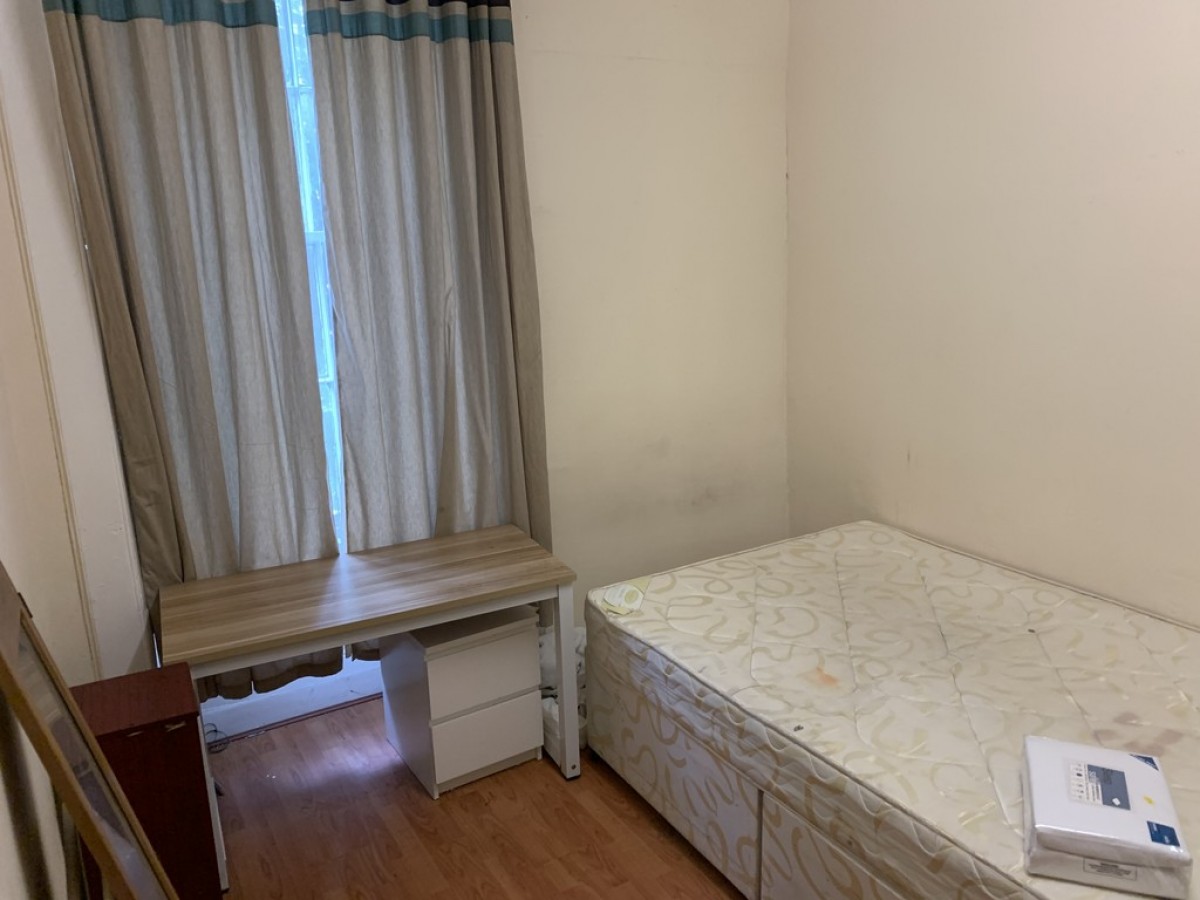 68 Kent Road, Charing Cross