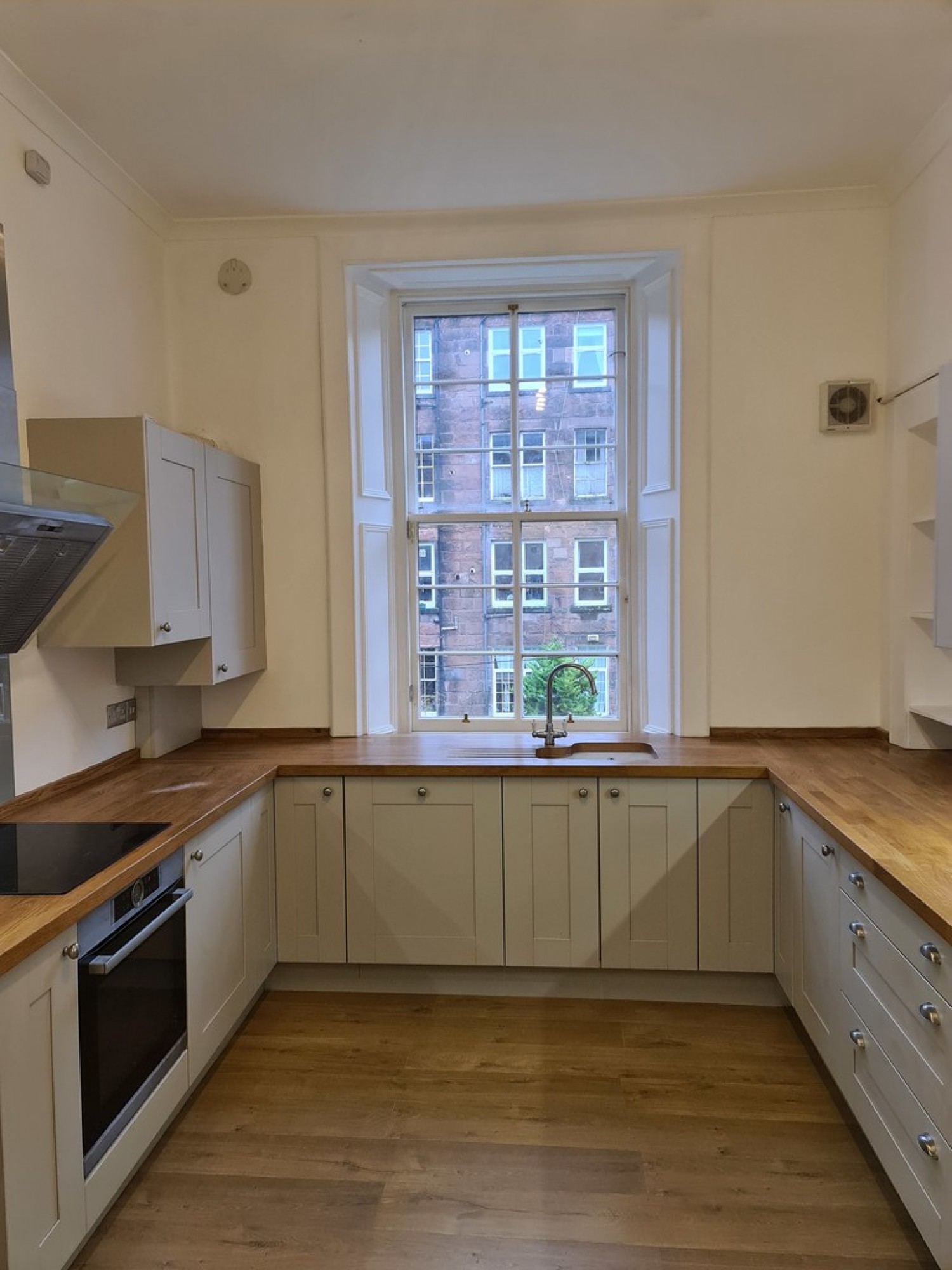 2 bedroom Flat for Letting Woodlands Drive - Woodlands