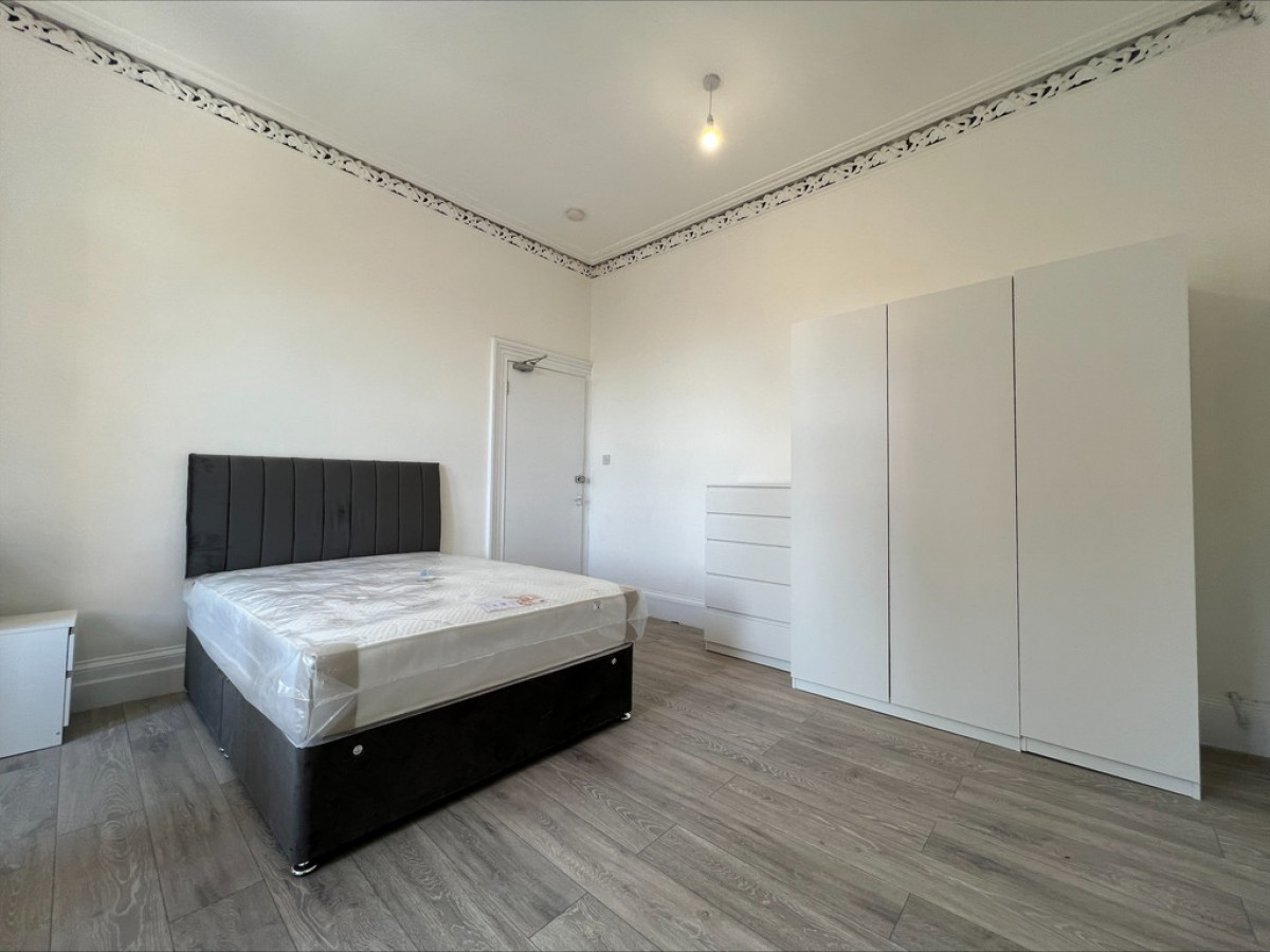 Flat 1-1, Partick, Glasgow