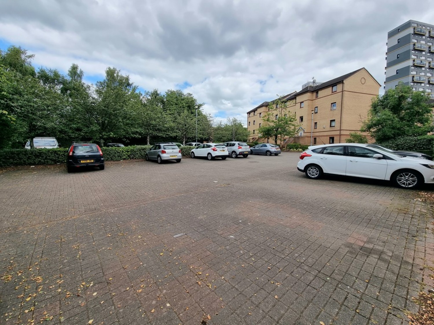 North Woodside Road, Woodside