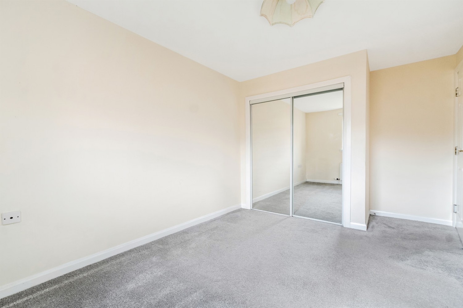 2 bedroom Flat for Letting Hopehill Road