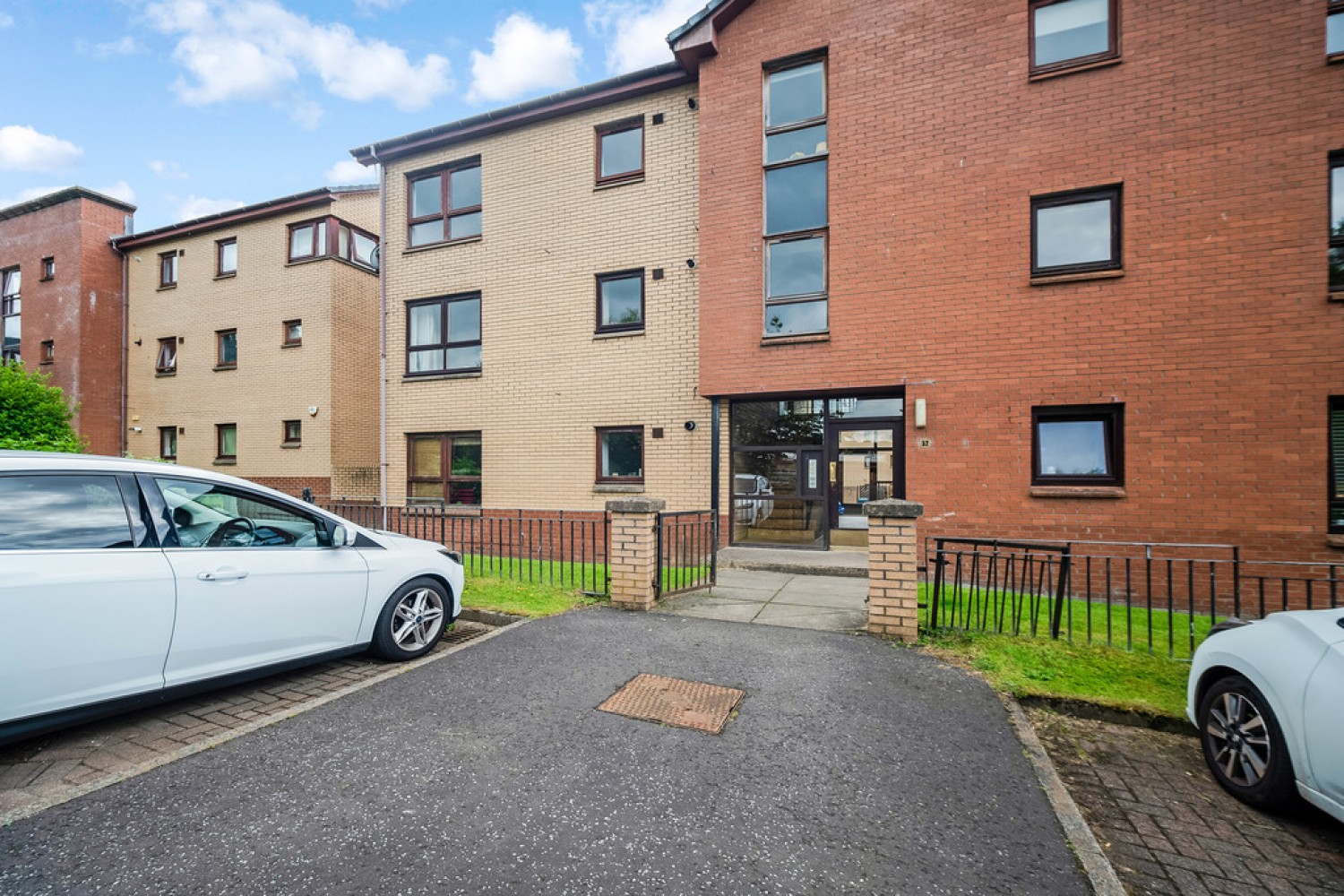 2 bedroom Flat for Letting Hopehill Road