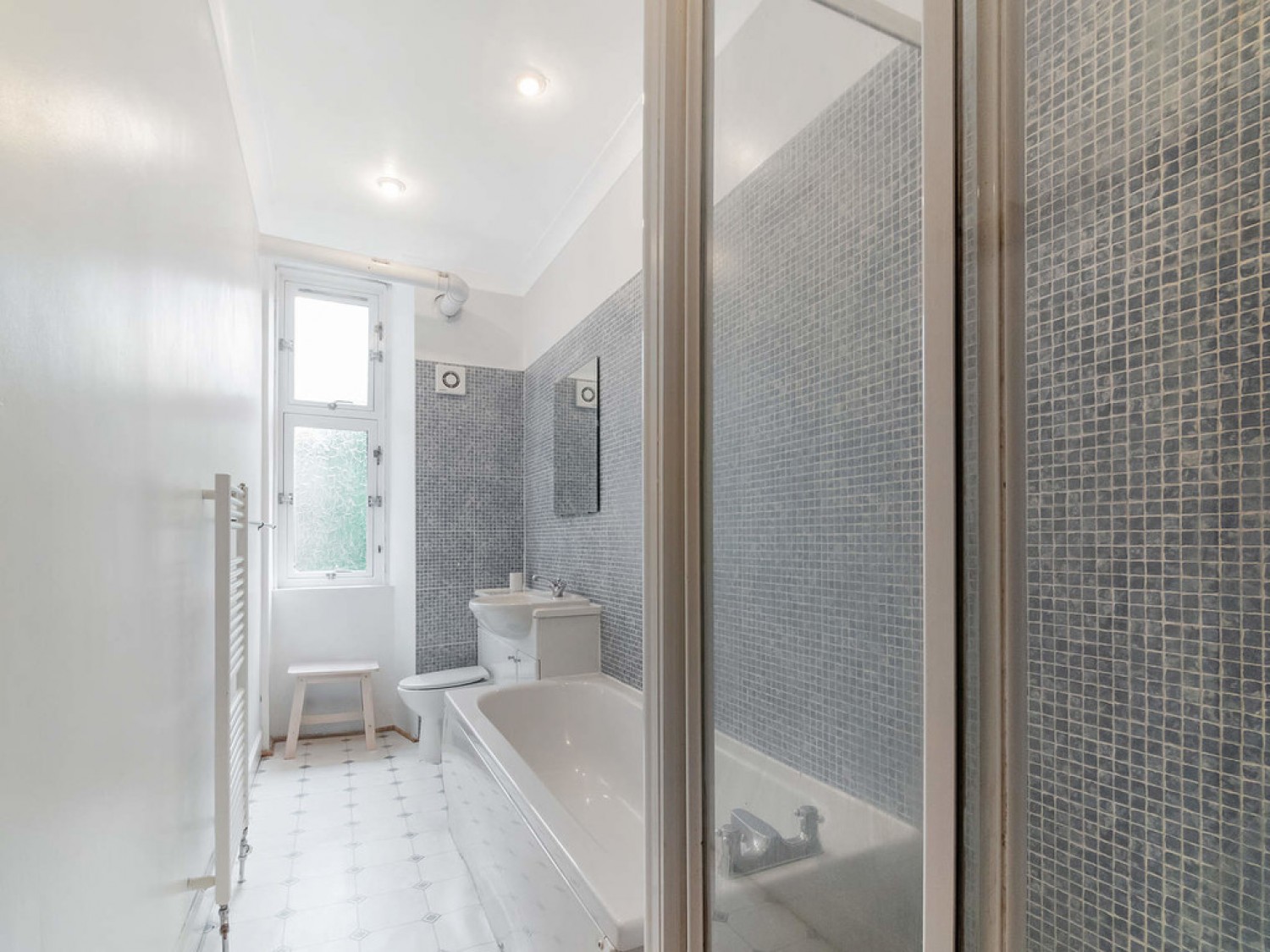 2 bedroom Flat for Letting West Princes Street, Woodlands