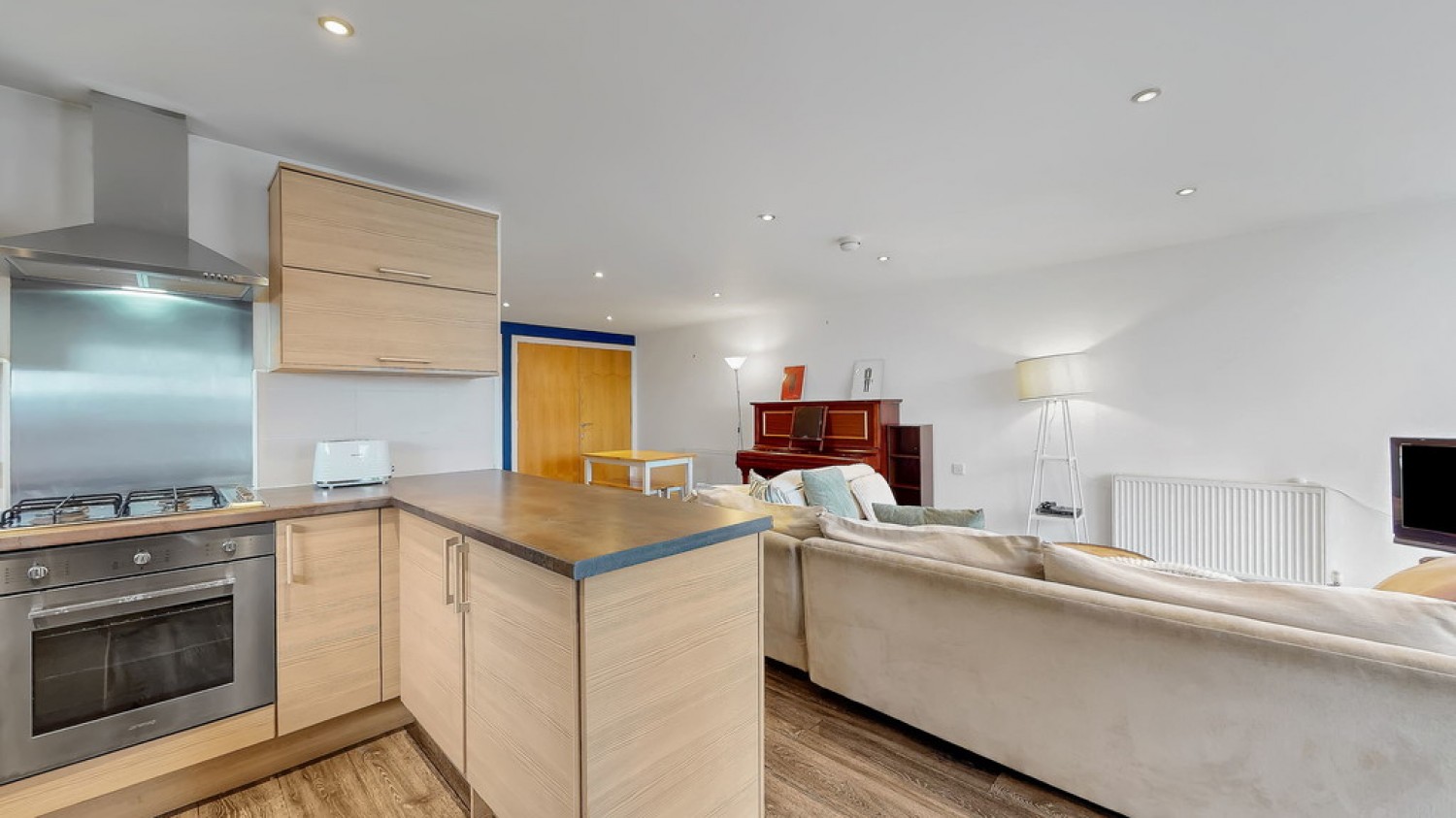 2 bedroom Flat for Letting Hill Street, City Centre