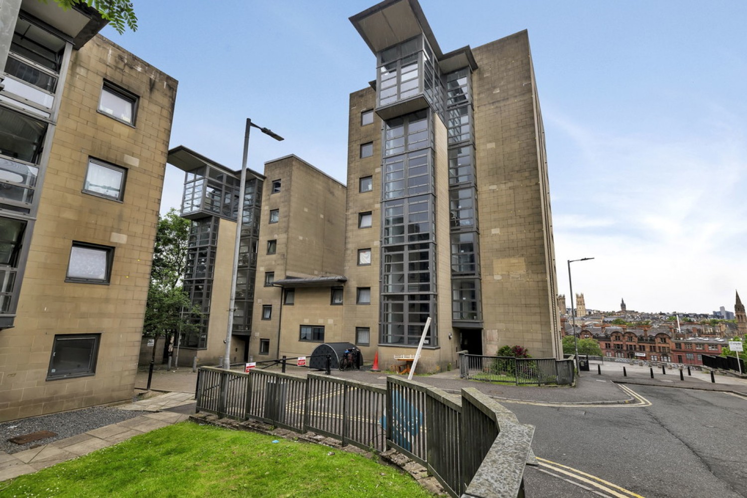 2 bedroom Flat for Letting Hill Street, City Centre