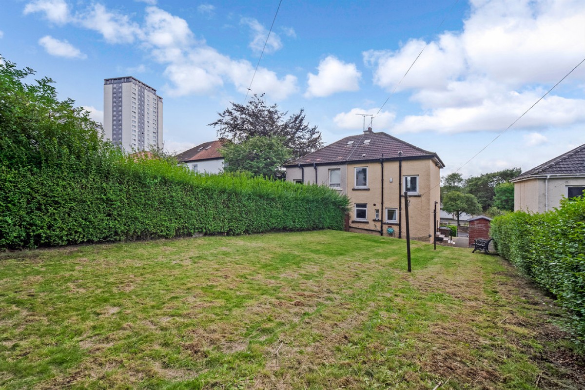 Kirkton Avenue, Knightswood