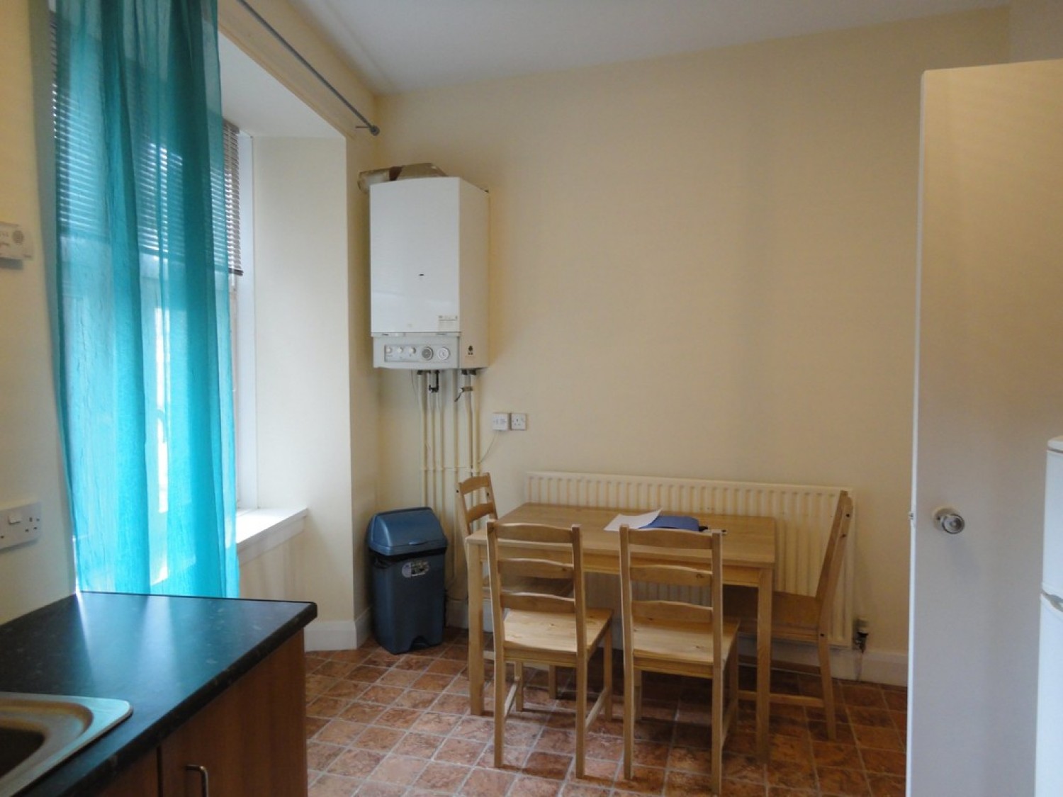 NORTHKELVINSIDE - Hathaway Lane - Part Furnished