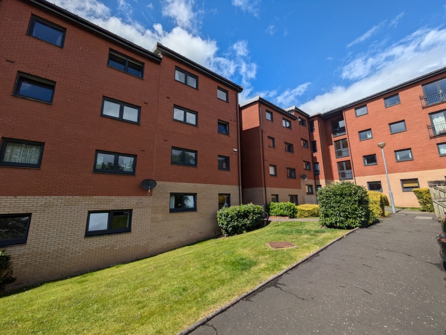 2 bedroom Flat for Letting Avenuepark Street, North Kelvinside