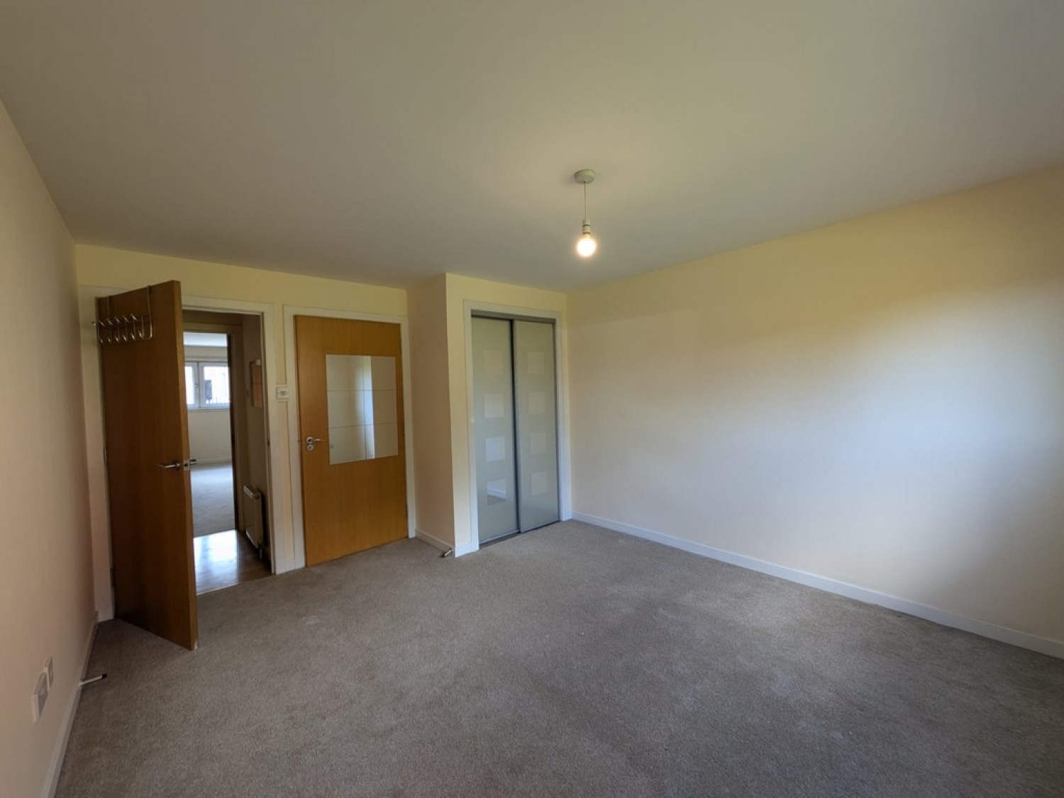 2 bedroom Flat for Letting Avenuepark Street, North Kelvinside