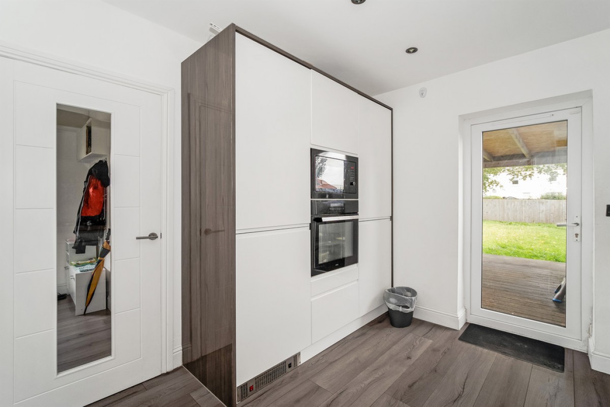 Warden Road, Knightswood