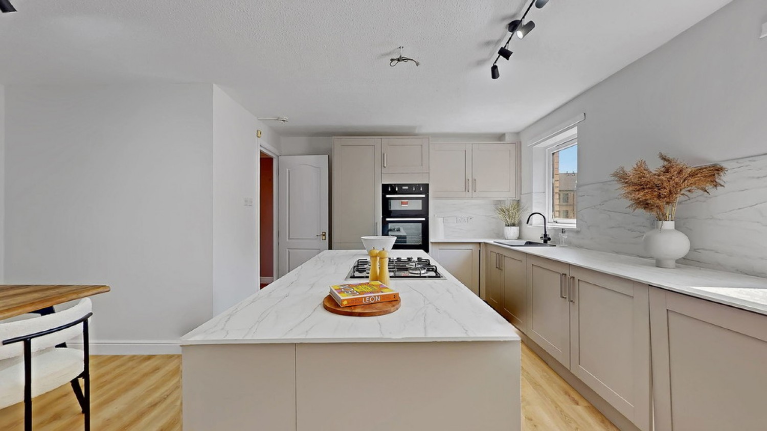 2 bedroom Flat for Sale 3 Hughenden Gardens, Hyndland