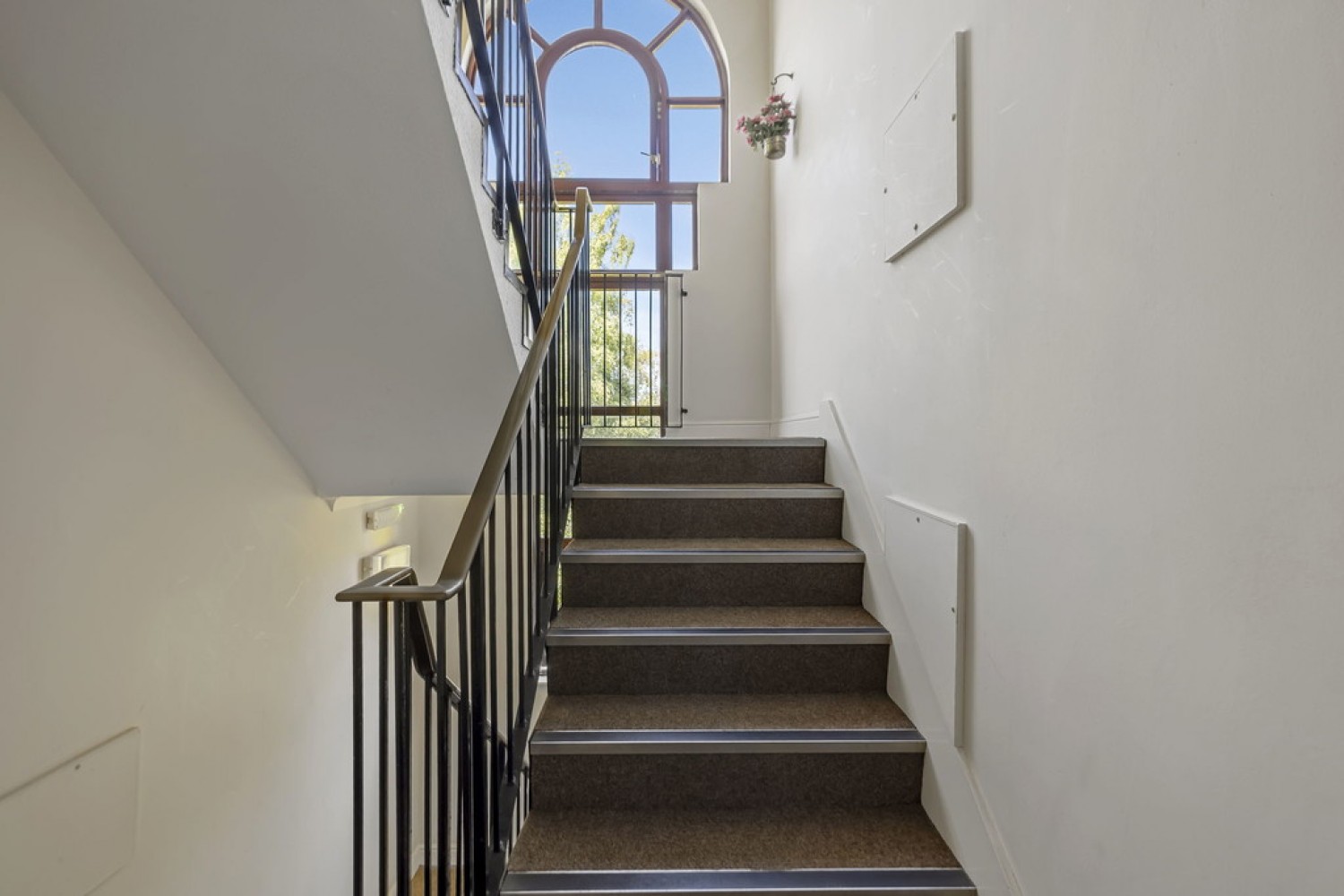 2 bedroom Flat for Sale 3 Hughenden Gardens, Hyndland