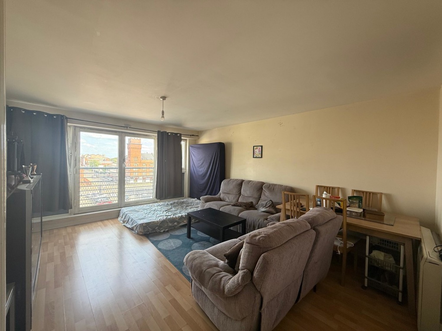 2 bedroom Flat for Sale Wallace Street, Glasgow, Scotland