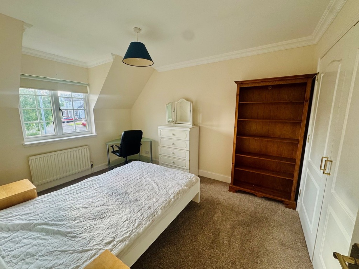 Kessington Square, Bearsden, Glasgow