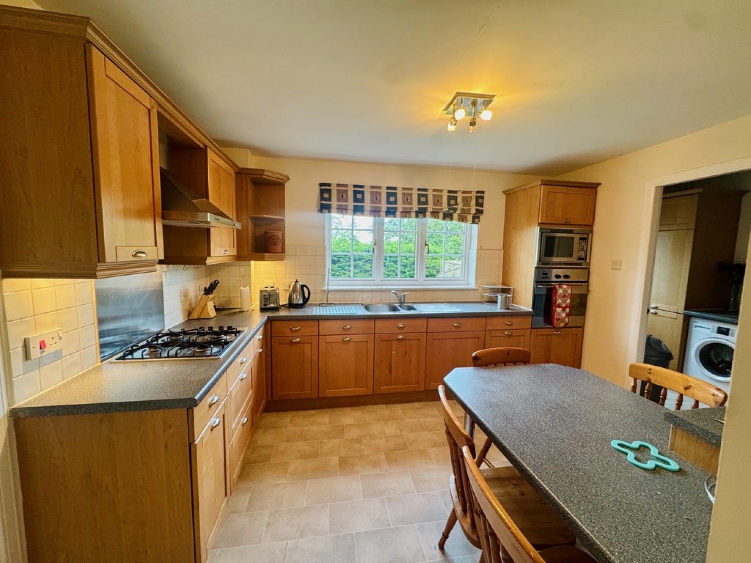 Kessington Square, Bearsden, Glasgow