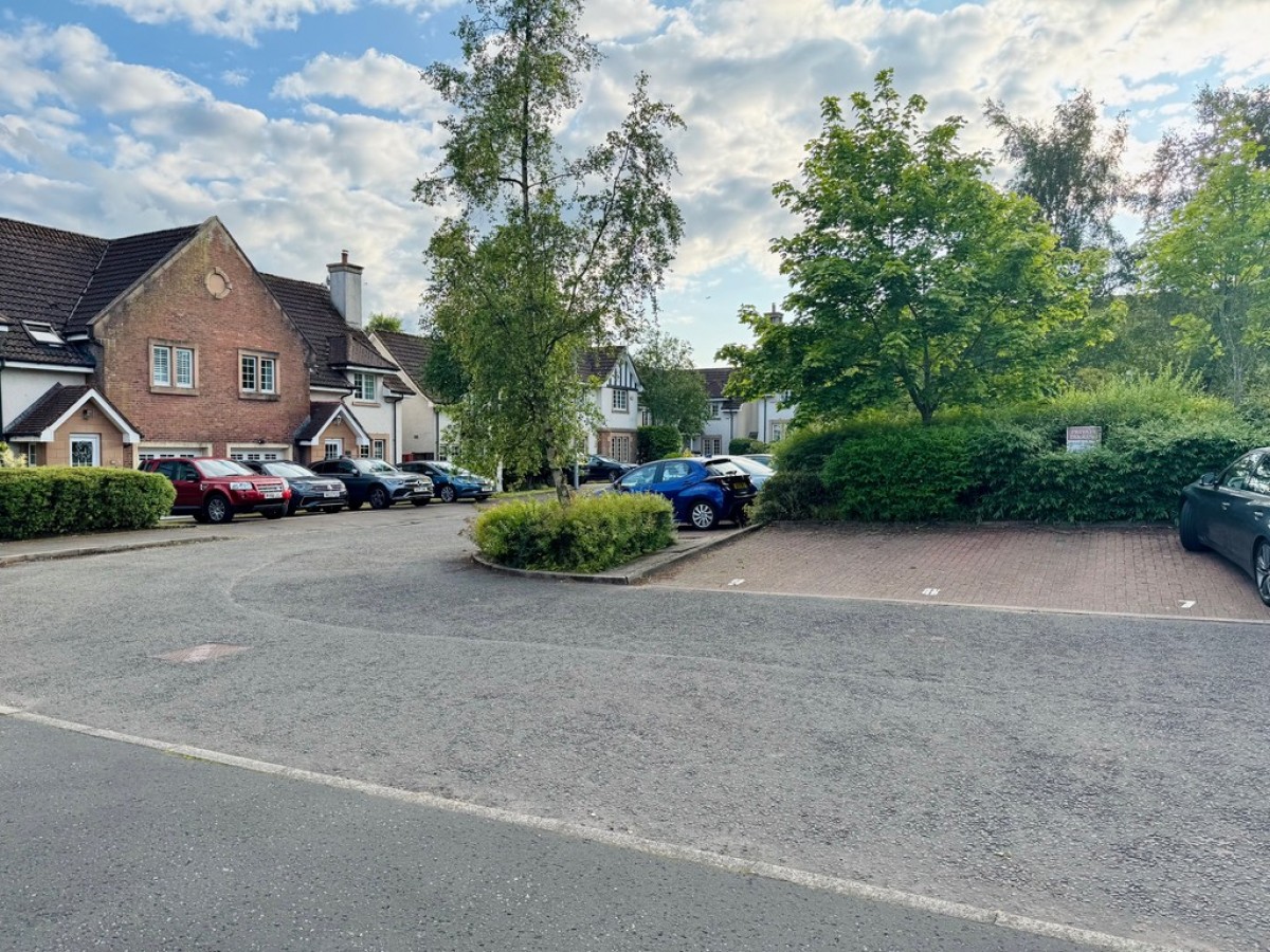 Kessington Square, Bearsden, Glasgow