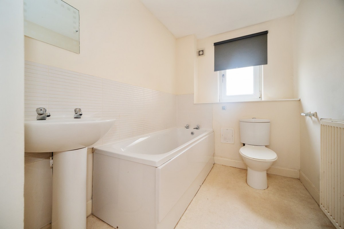 MARYHILL - Viewmont Drive - Unfurnished