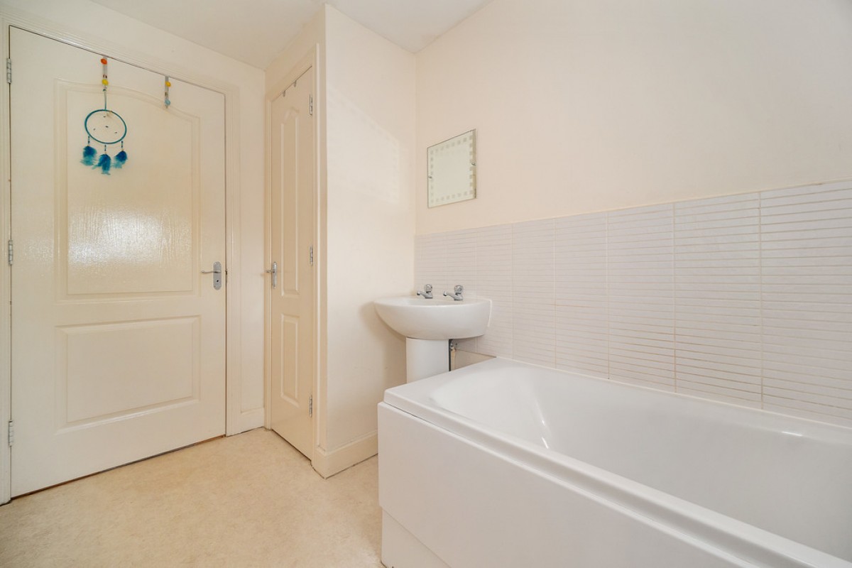 MARYHILL - Viewmont Drive - Unfurnished