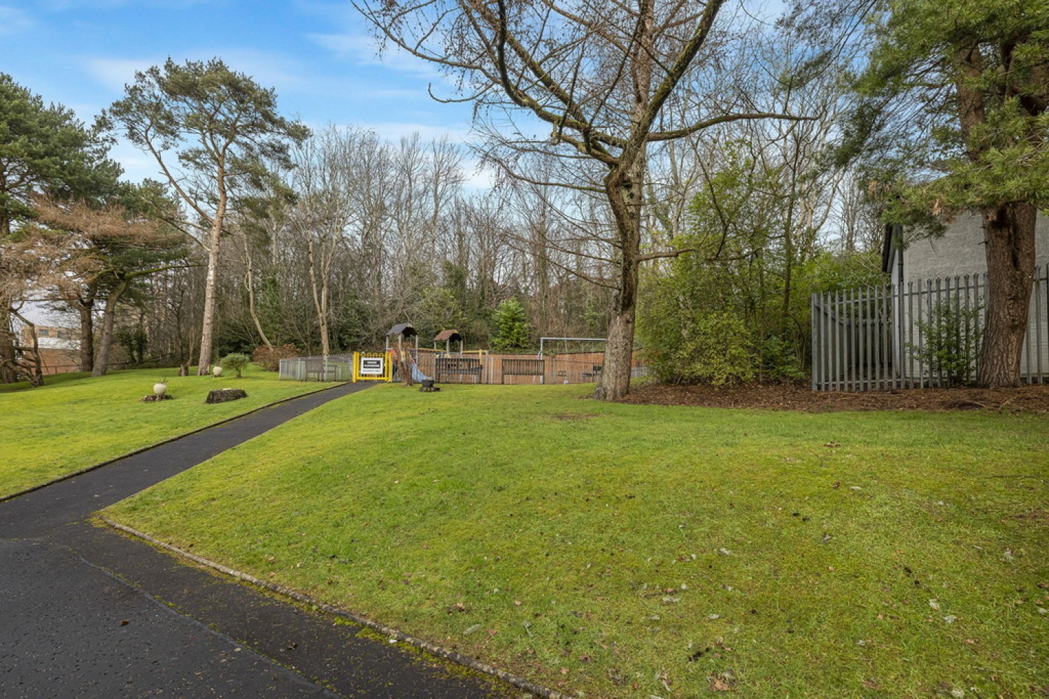 Chesterfield Gardens, Glasgow, Scotland