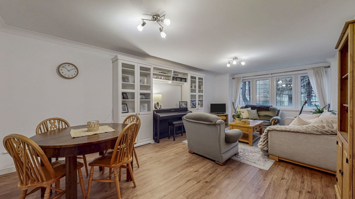 Chesterfield Gardens, Glasgow, Scotland