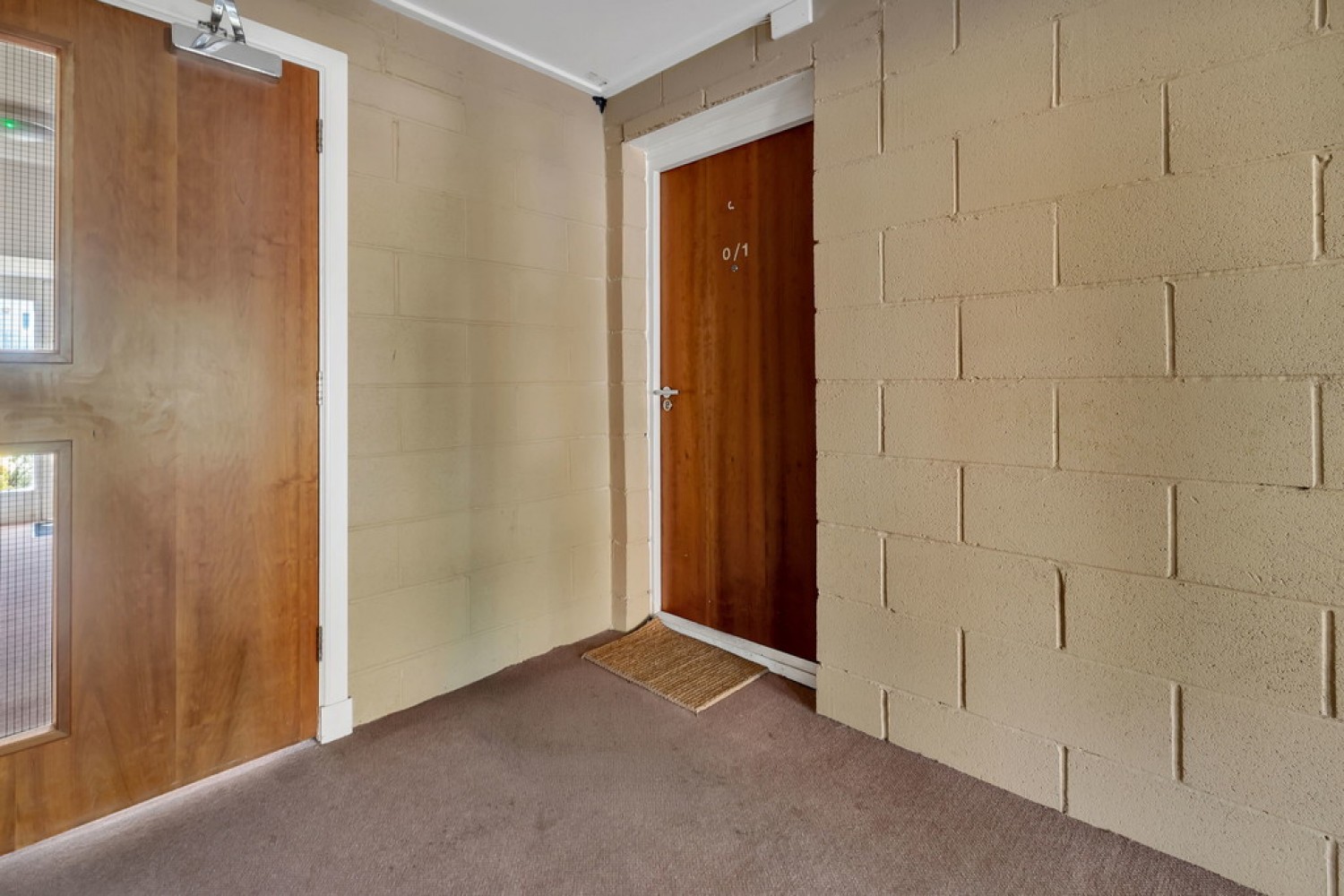 2 bedroom Flat for Letting 5 Netherton Gardens