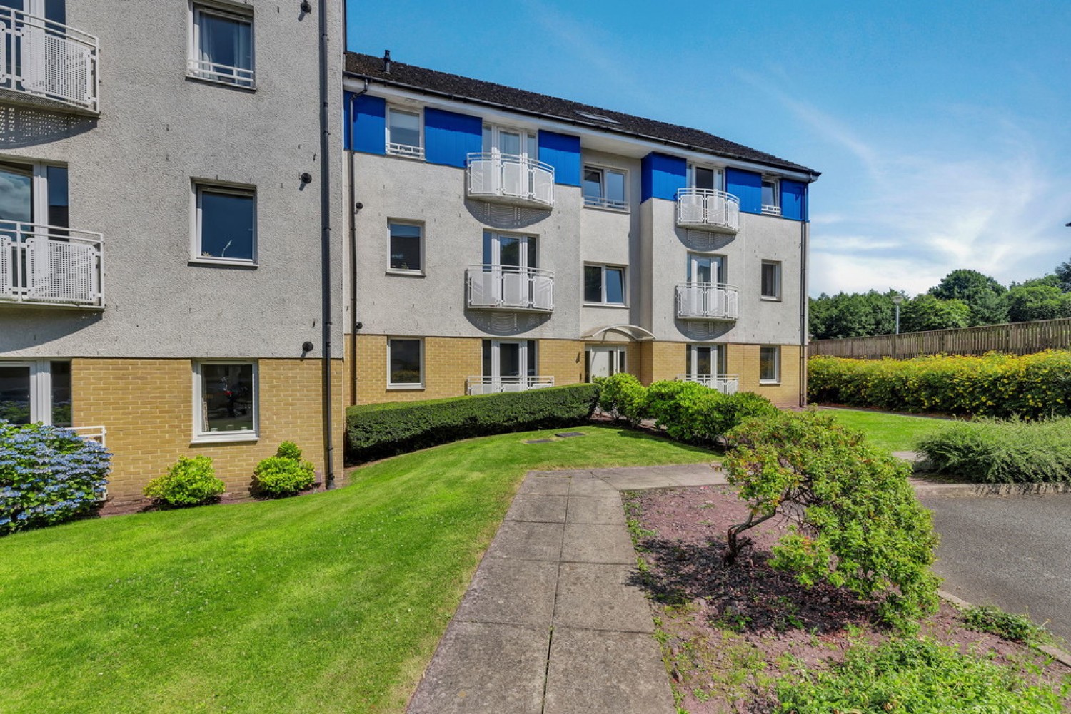 2 bedroom Flat for Letting 5 Netherton Gardens