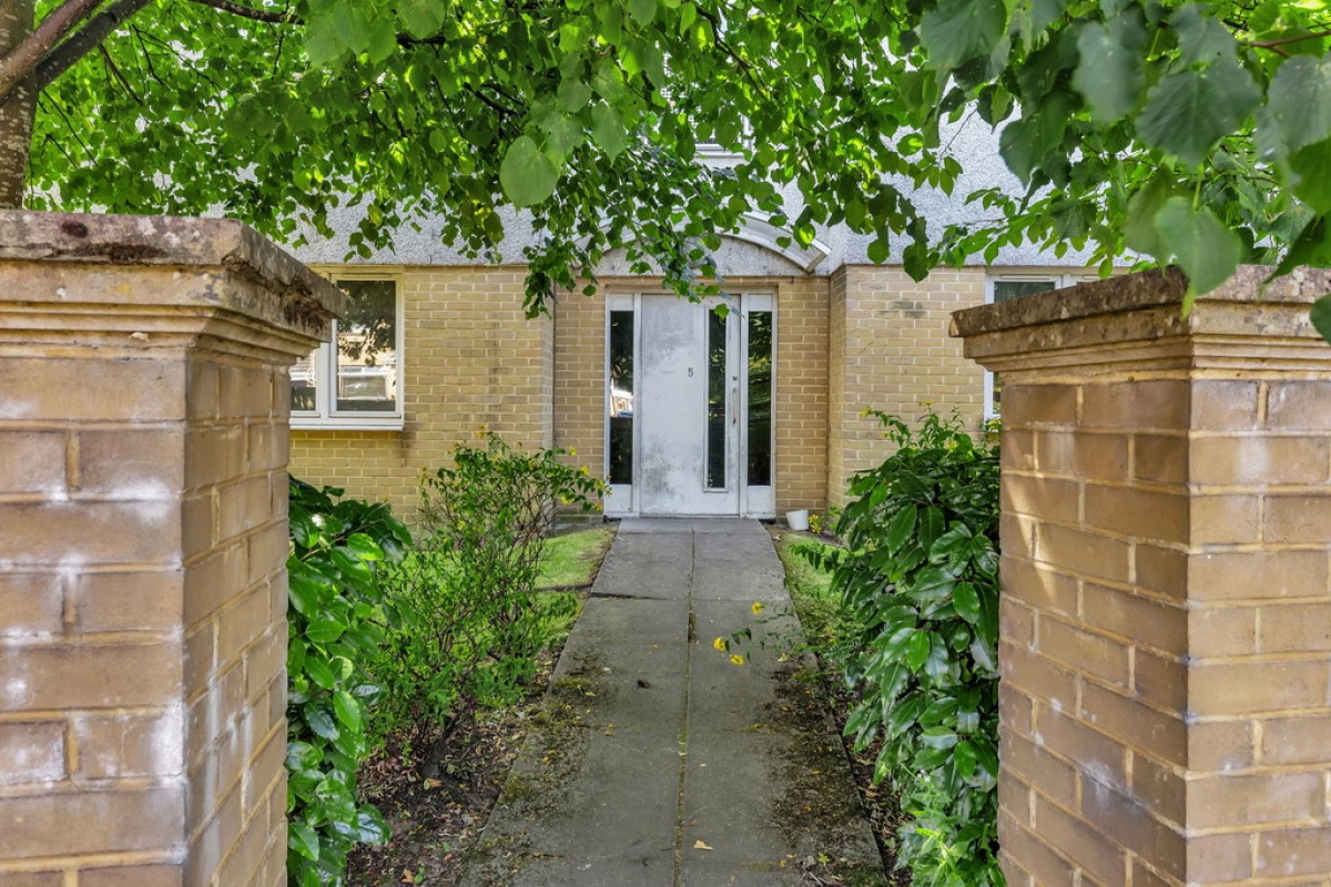 5 Netherton Gardens