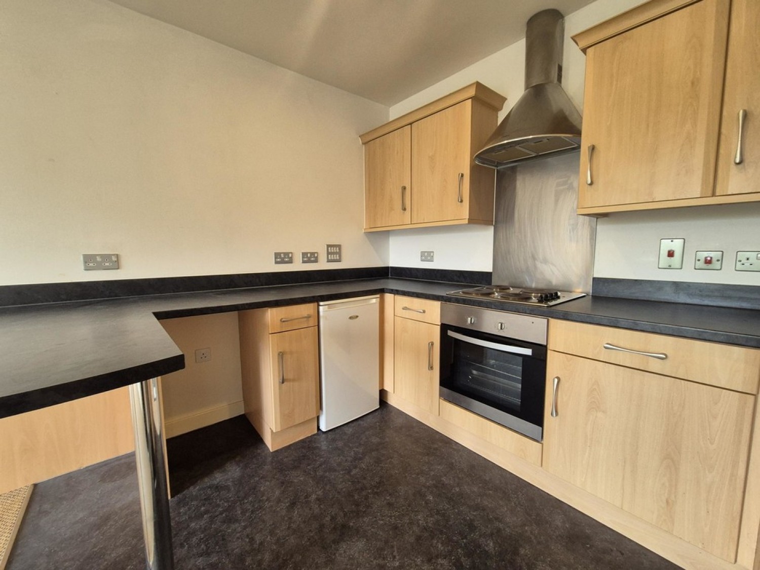 1 bedroom Flat for Letting Heol Staughton, Dumballs Road