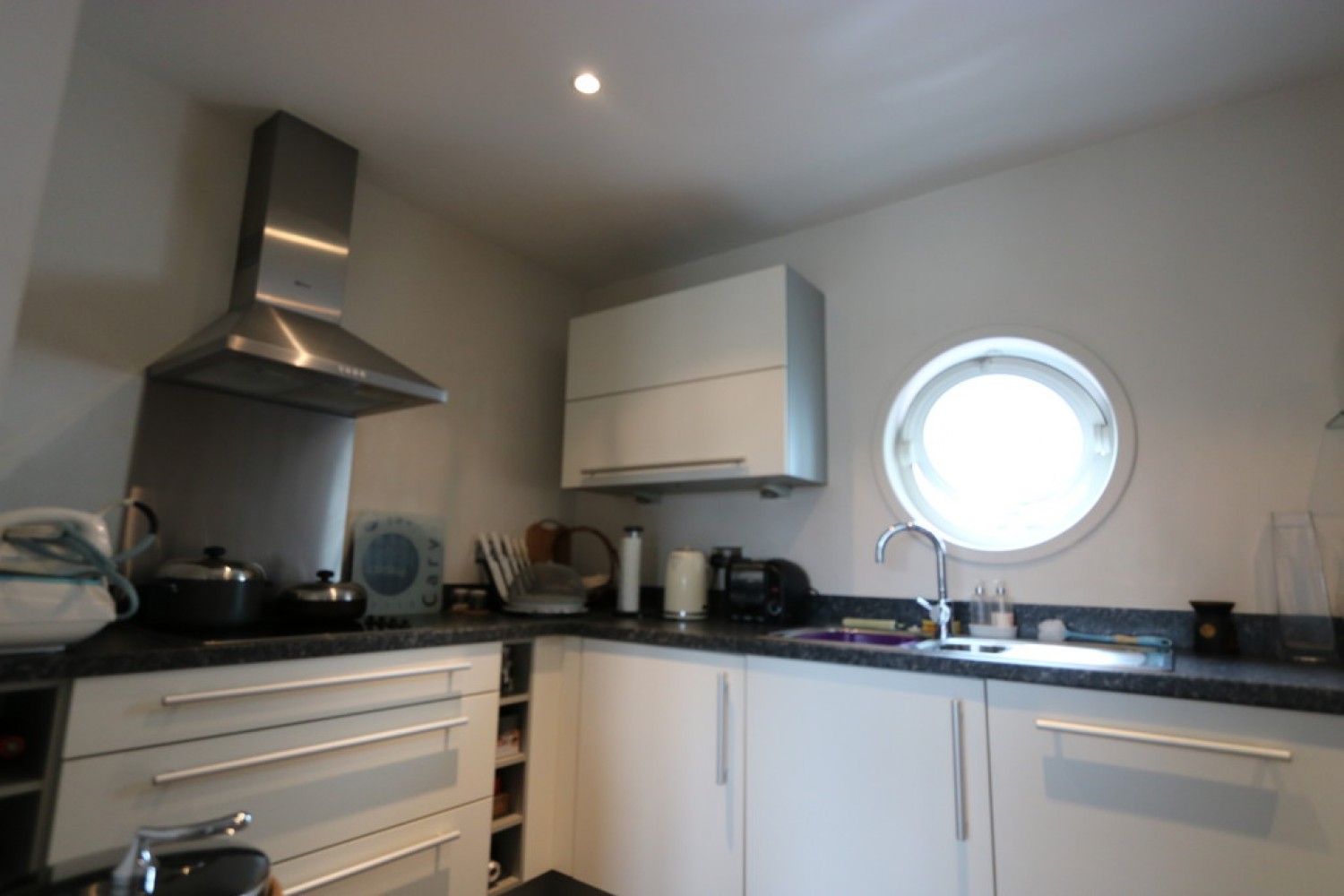 2 bedroom Flat for Letting Beatrix, Victoria Wharf
